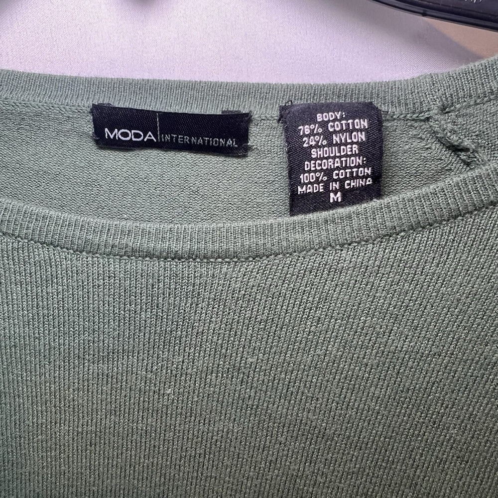 Victoria's Secret Moda International Medium Long Sleeve Green Shirt Shoulder Cap - Picture 5 of 7